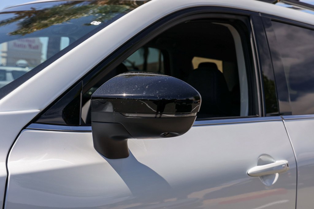 New 2026 Nissan Pathfinder SL FWD image 12