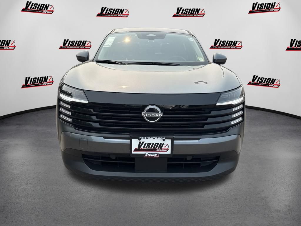 Used 2025 Nissan Kicks SV AWD/4WD image 2