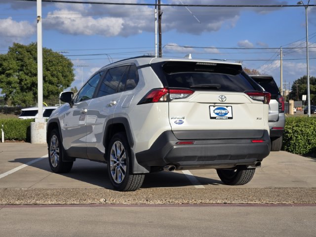 Used 2022 Toyota RAV4 XLE Premium FWD image 3