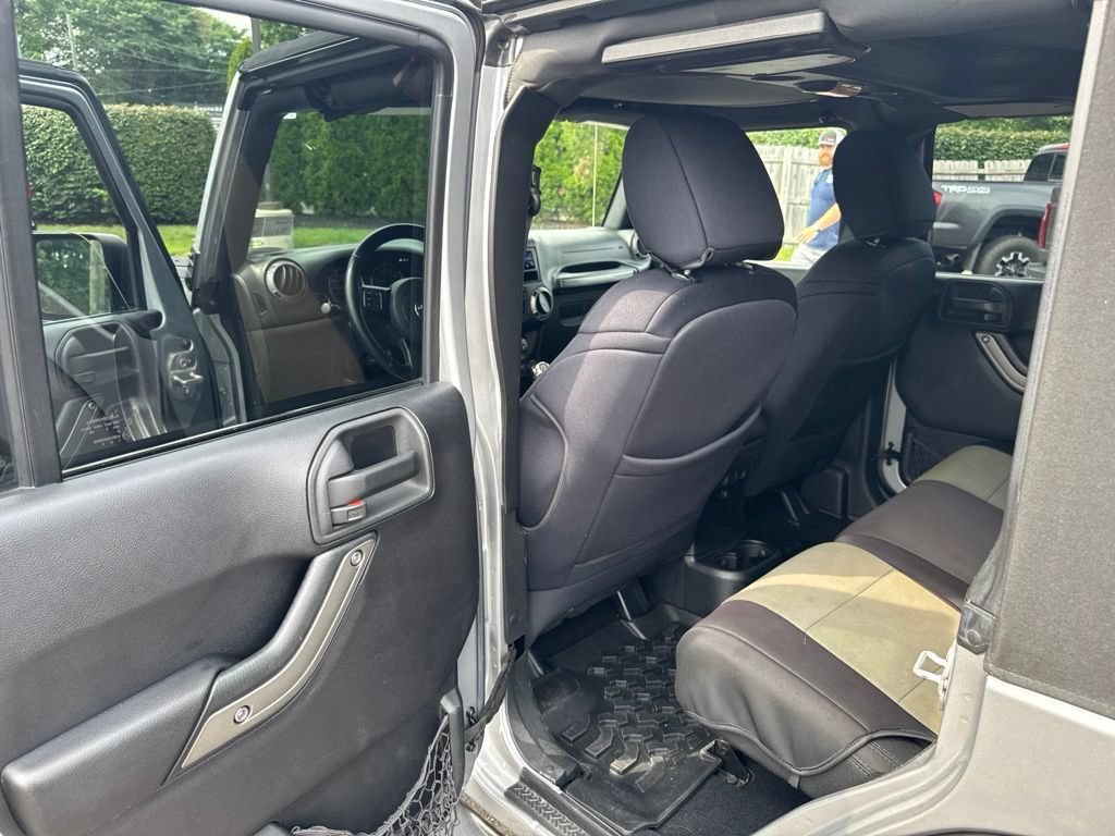 Used 2015 Jeep Wrangler Unlimited Sport w/ Quick Order Package 23S AWD/4WD image 33