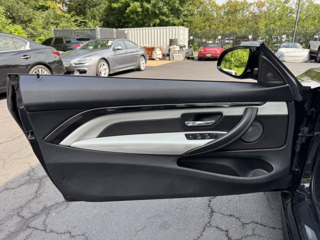 Used 2018 BMW M4 Convertible RWD image 6