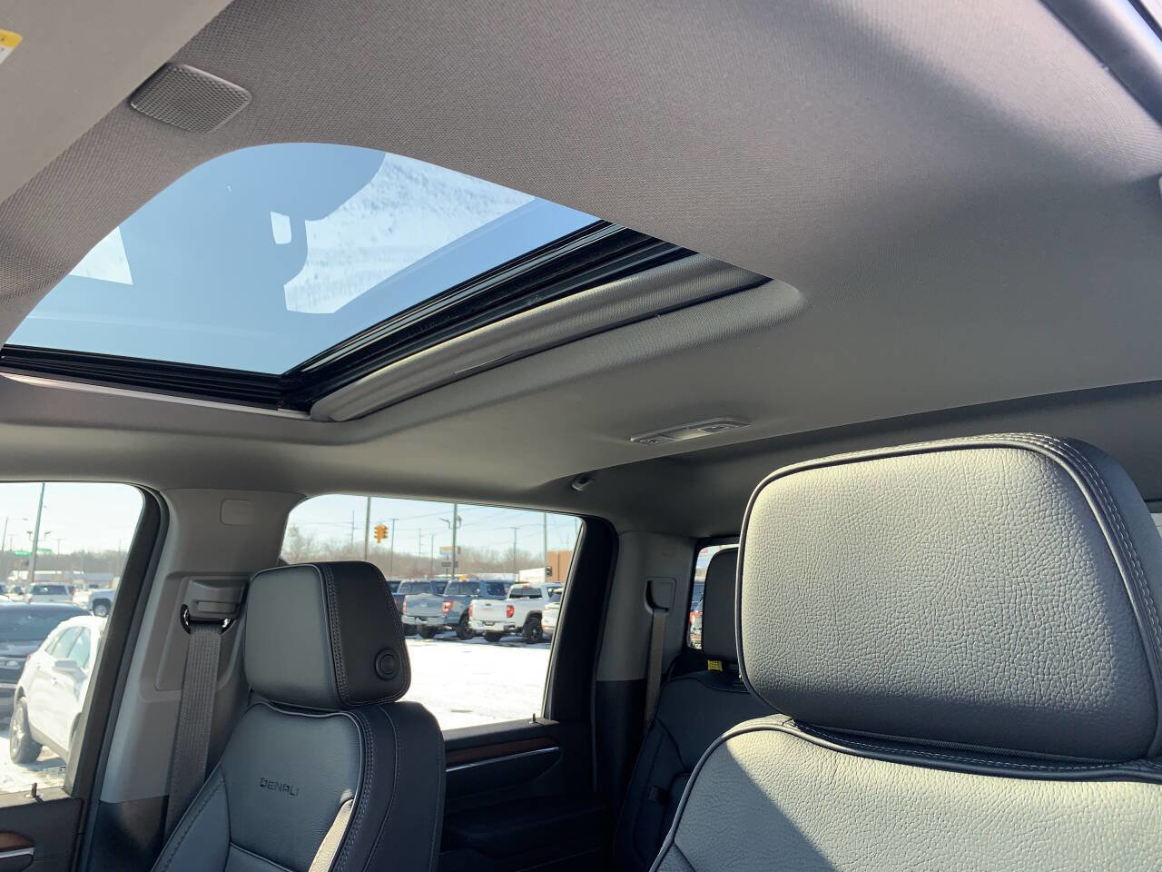 Used 2025 GMC Sierra 2500 Denali w/ Denali Reserve Package image 13