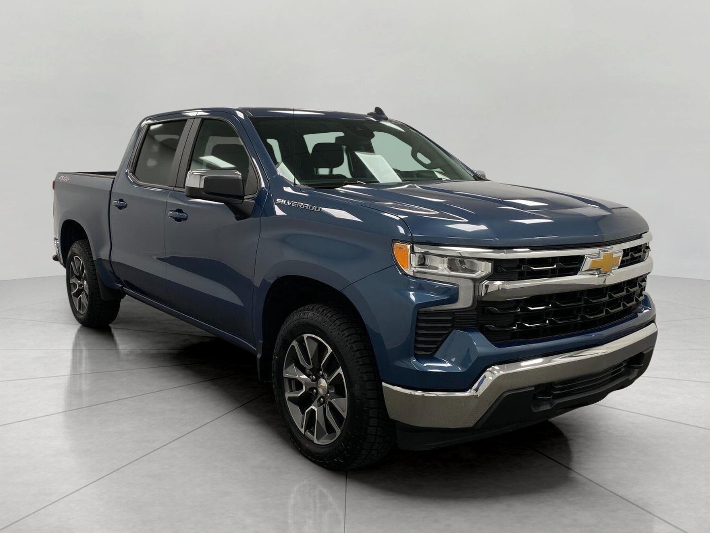 Used 2024 Chevrolet Silverado 1500 LT AWD/4WD image 31