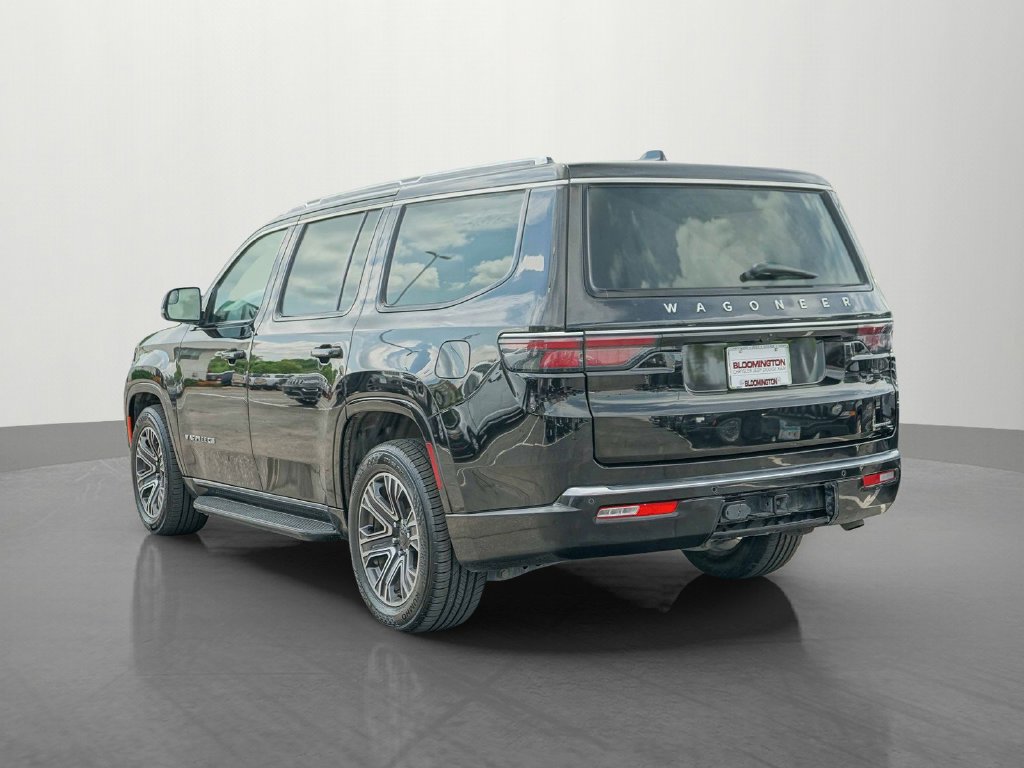 Used 2024 Jeep Wagoneer Series II w/ Flexible Seating Group AWD/4WD image 5