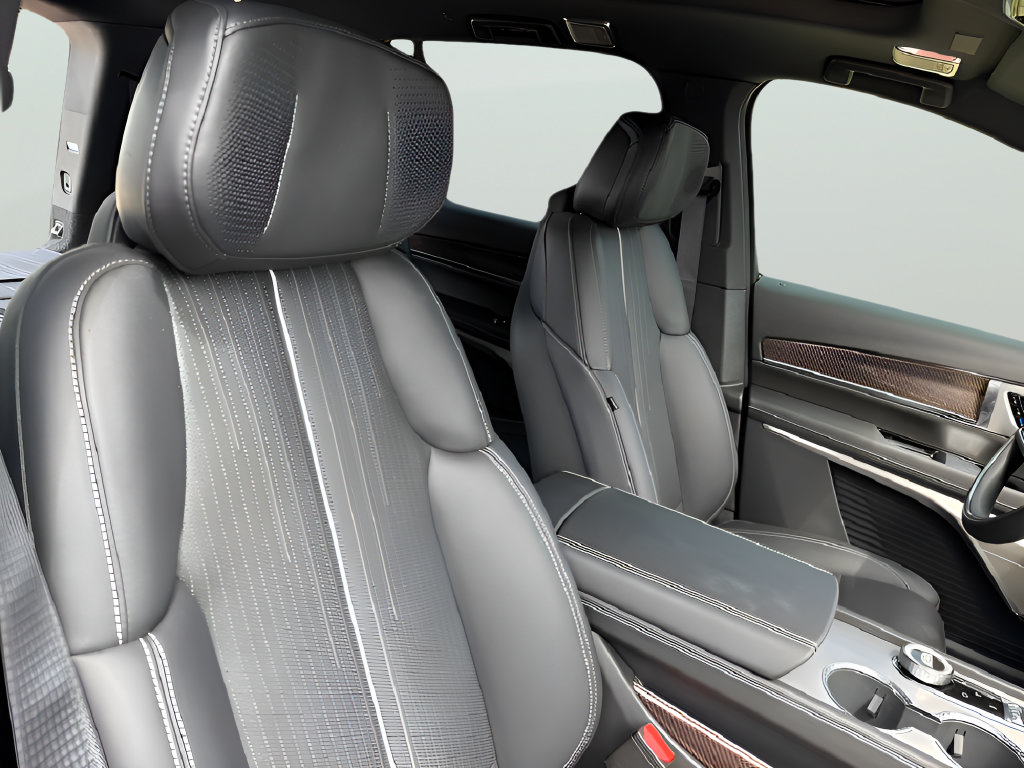New 2027 Cadillac Vistiq Sport w/ LPO, Floor Liner Package AWD/4WD image 37