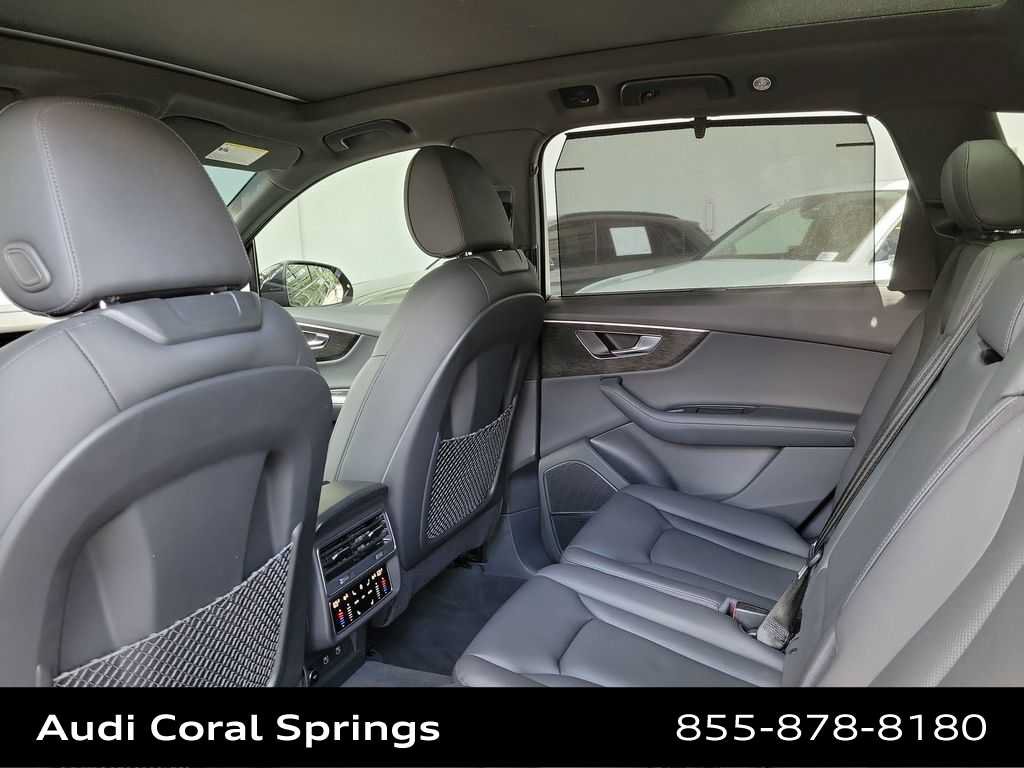Used 2021 Audi Q7 3.0T Prestige w/ Prestige Package AWD/4WD image 20