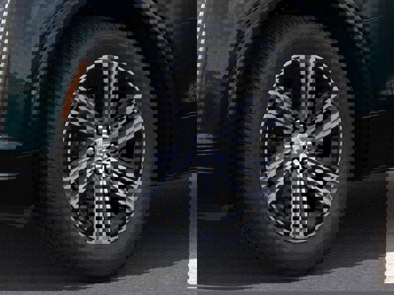 New 2025 Cadillac Lyriq Luxury image 33