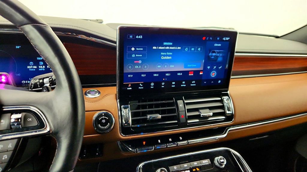 Used 2024 Lincoln Navigator Reserve AWD/4WD image 17