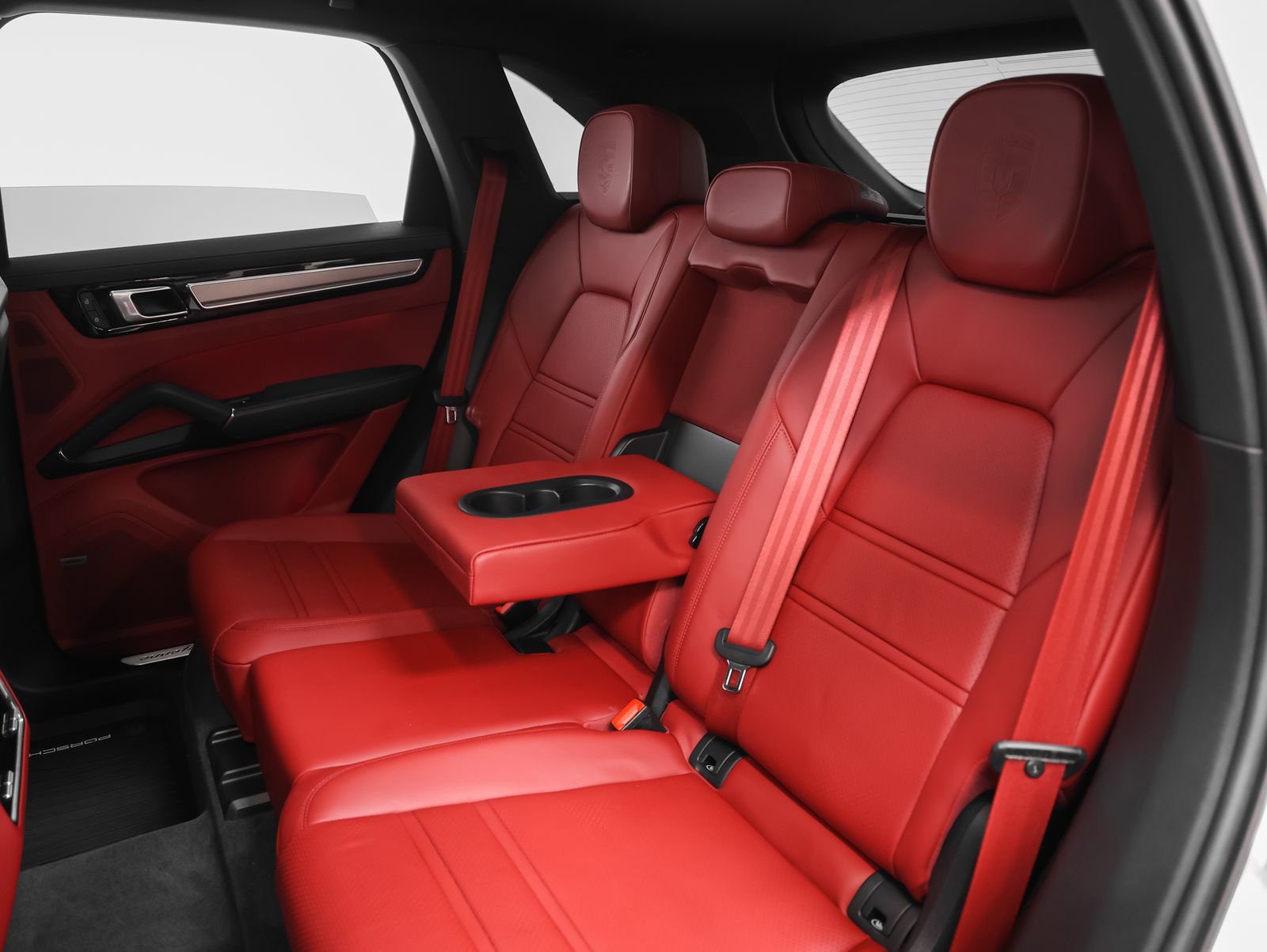 Used 2023 Porsche Cayenne S Platinum image 41