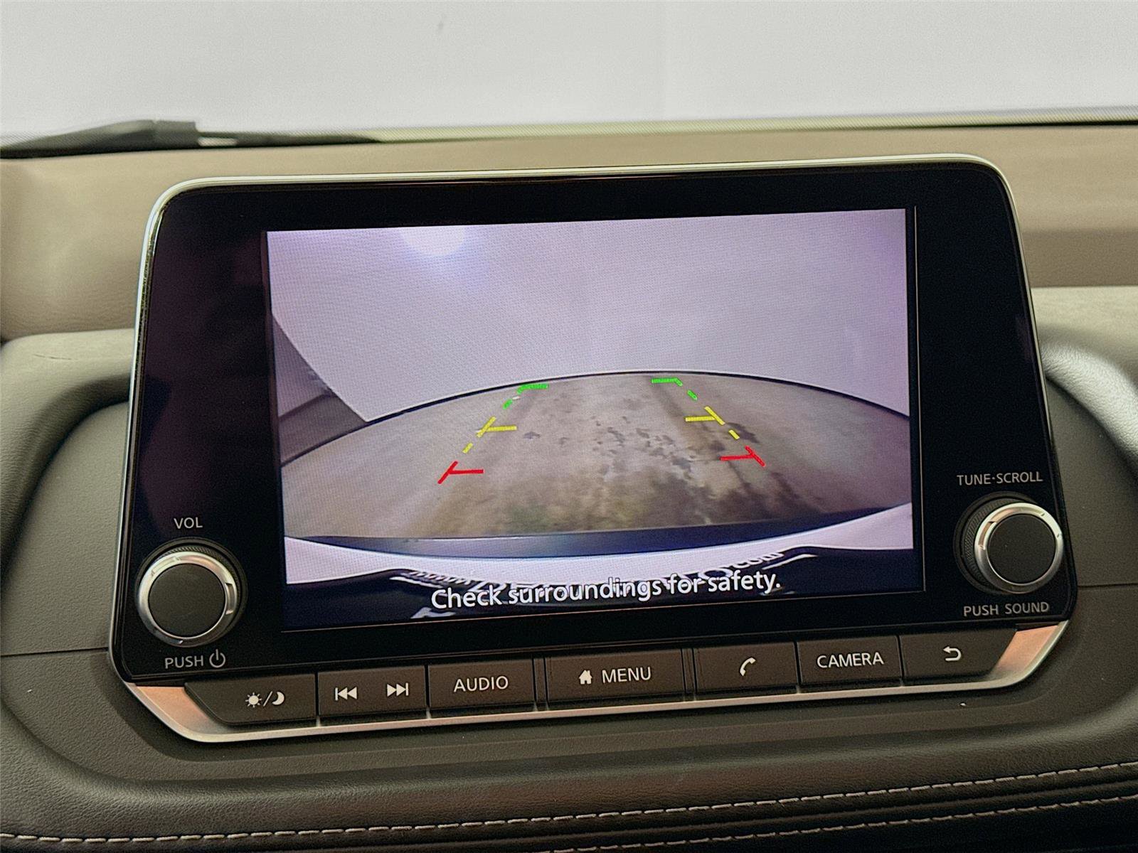 Used 2023 Nissan Rogue SV image 15