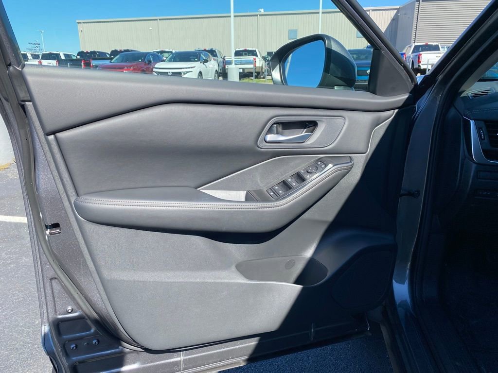 New 2026 Nissan Rogue SV image 12