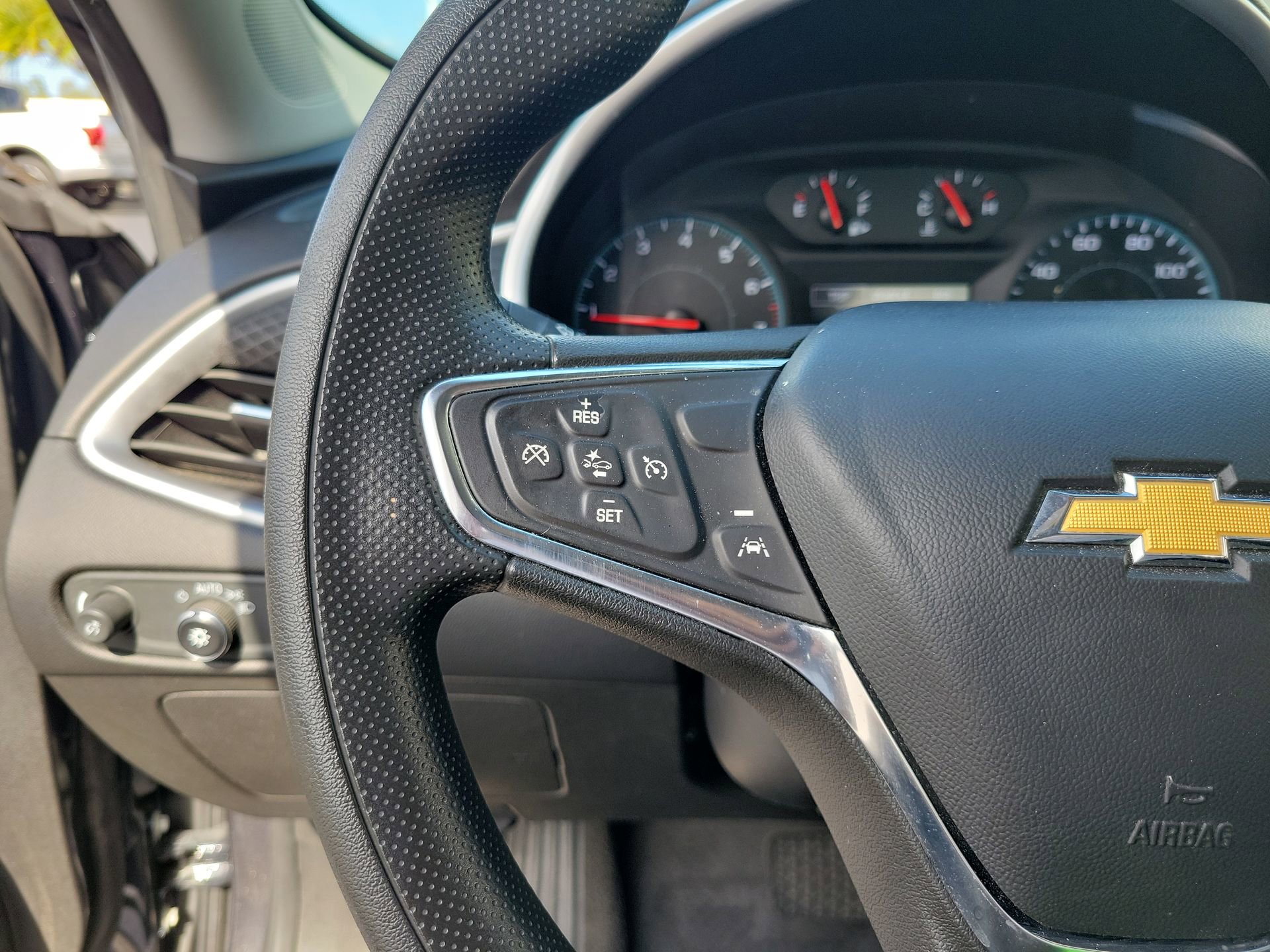 Used 2023 Chevrolet Malibu LT FWD image 30