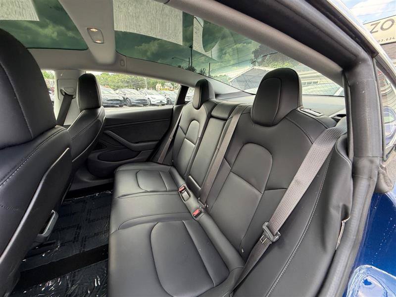 Used 2018 Tesla Model 3 Long Range RWD image 10
