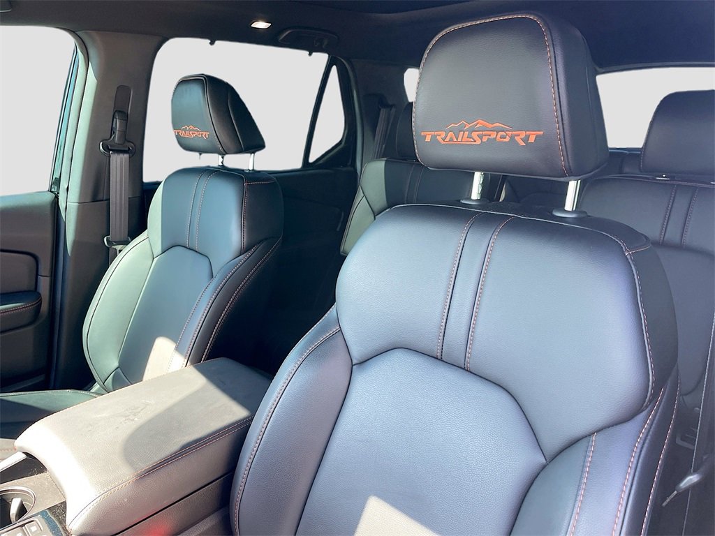 Used 2025 Honda Pilot TrailSport image 12