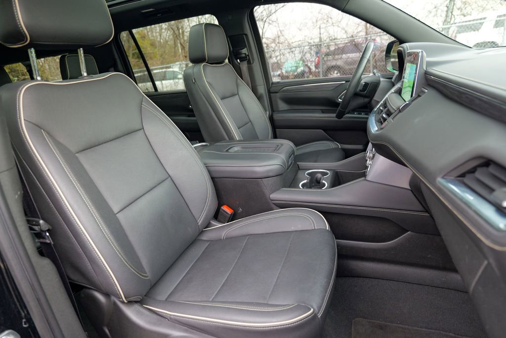 Used 2023 GMC Yukon XL SLT w/ SLT Premium Package image 38