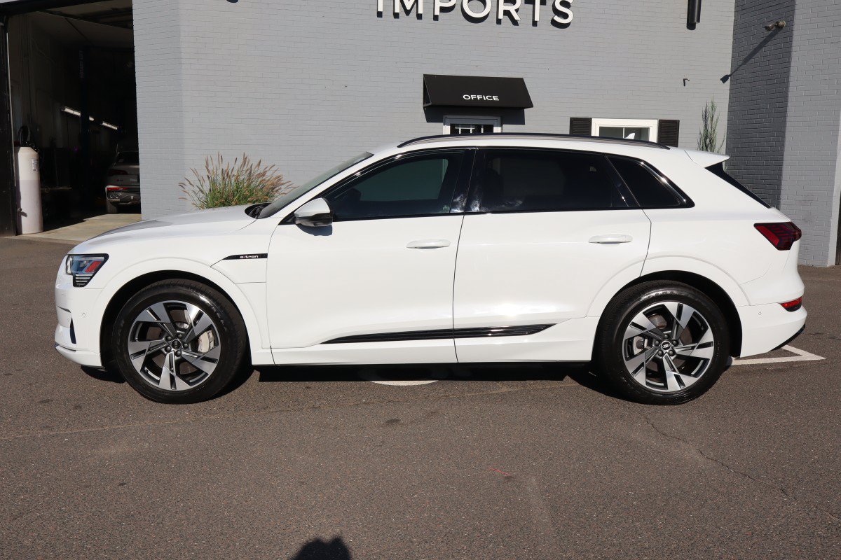 Used 2021 Audi e-tron Premium w/ Convenience Plus Package AWD/4WD image 10