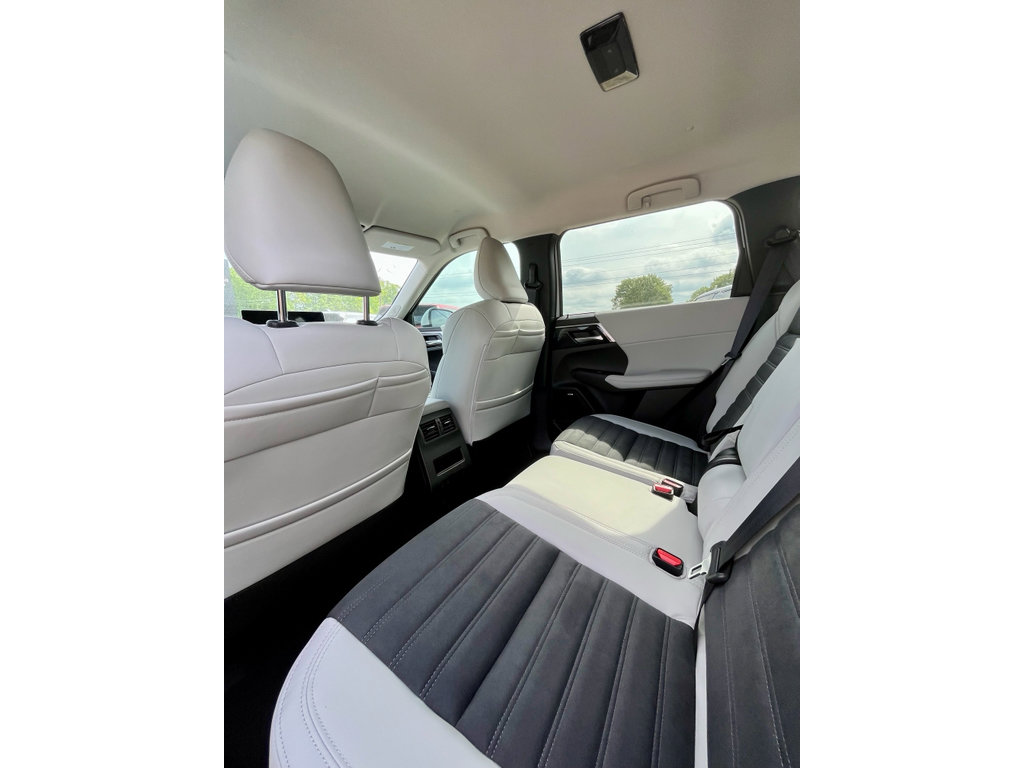 New 2026 Mitsubishi Outlander SE AWD/4WD image 11