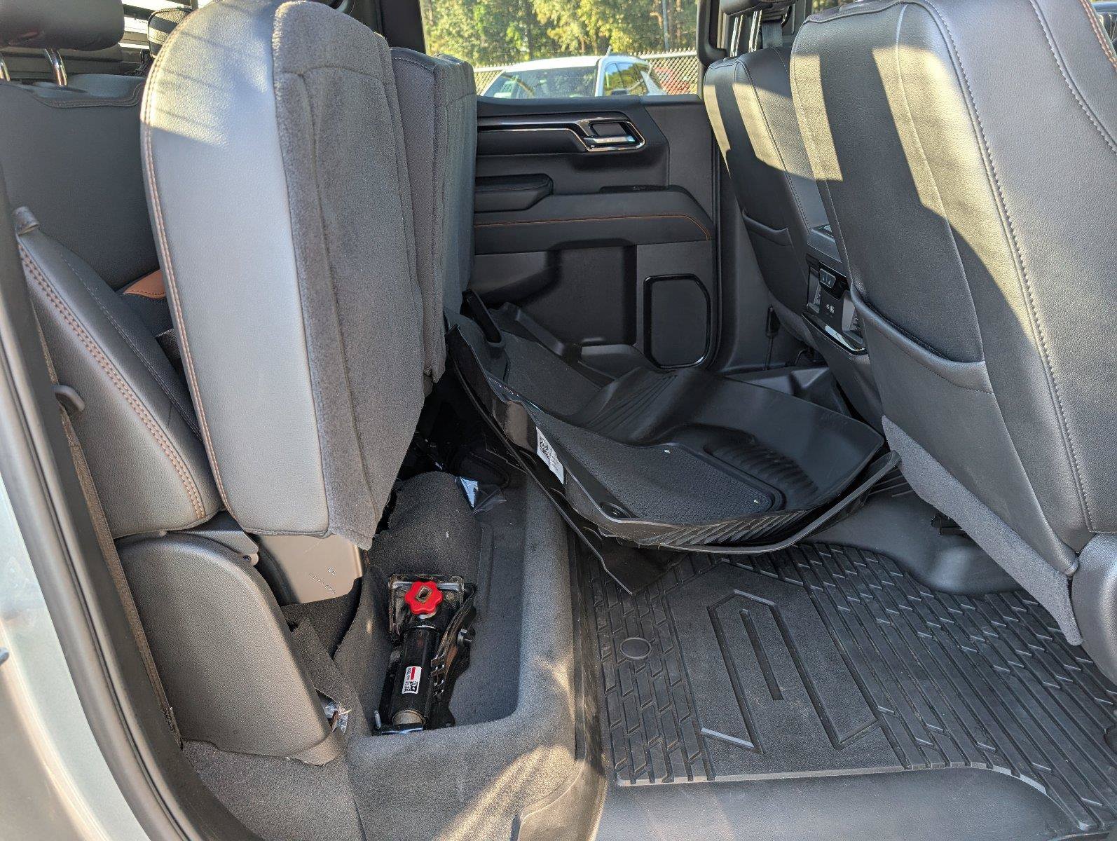 Used 2025 GMC Sierra 1500 AT4 w/ AT4 Premium Package AWD/4WD image 40