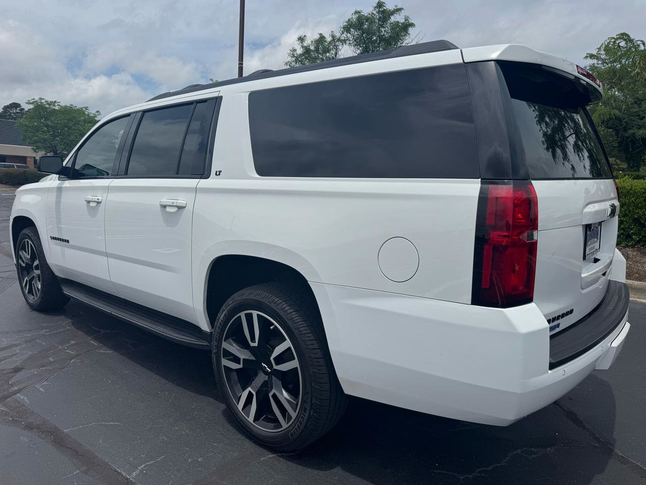 Used 2020 Chevrolet Suburban LT w/ RST Edition AWD/4WD image 3