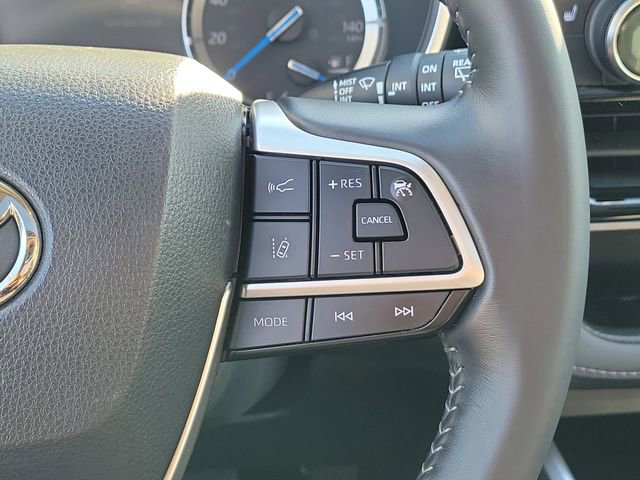 Used 2022 Toyota Highlander XLE image 28