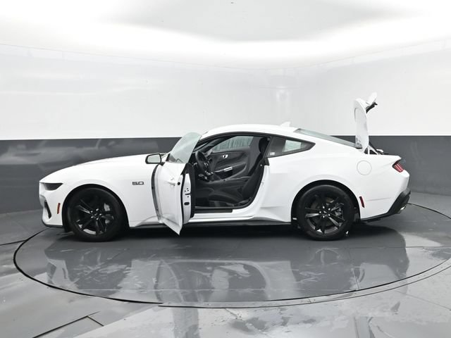 Used 2025 Ford Mustang GT RWD image 30