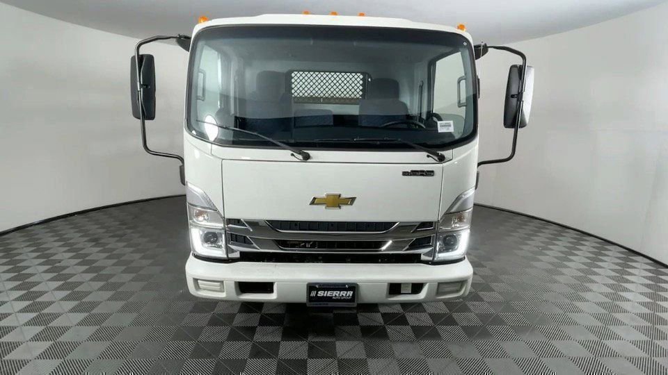 New 2025 Chevrolet Low Cab Forward image 9