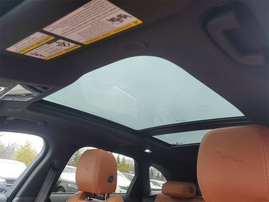 New 2025 Jaguar F-PACE R-Dynamic S image 25