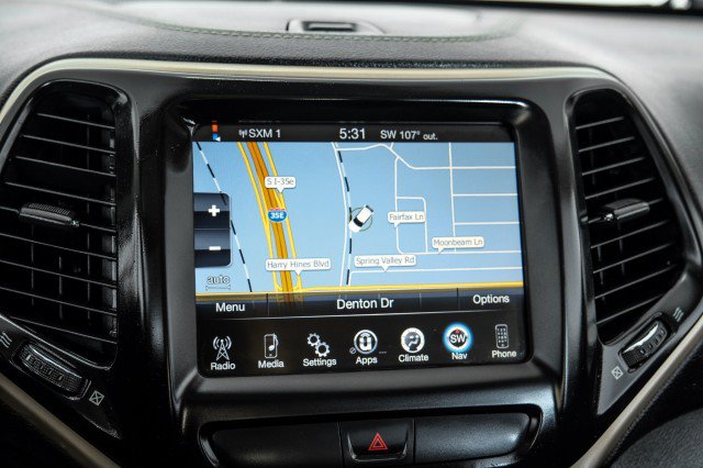 Used 2016 Jeep Cherokee Latitude AWD/4WD image 19