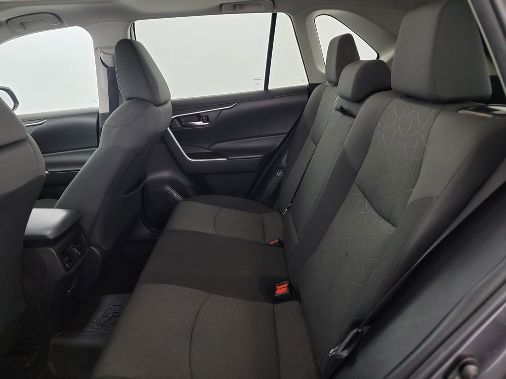 Used 2022 Toyota RAV4 XLE w/ Convenience Package FWD image 12