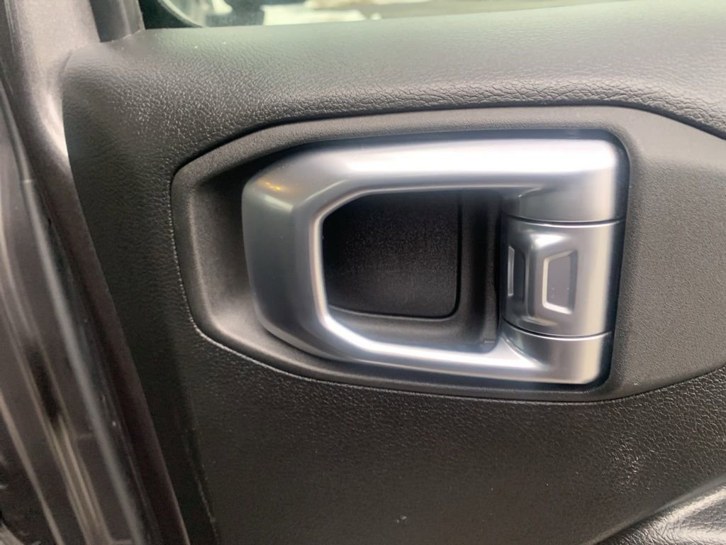 Used 2023 Jeep Gladiator Sport image 23