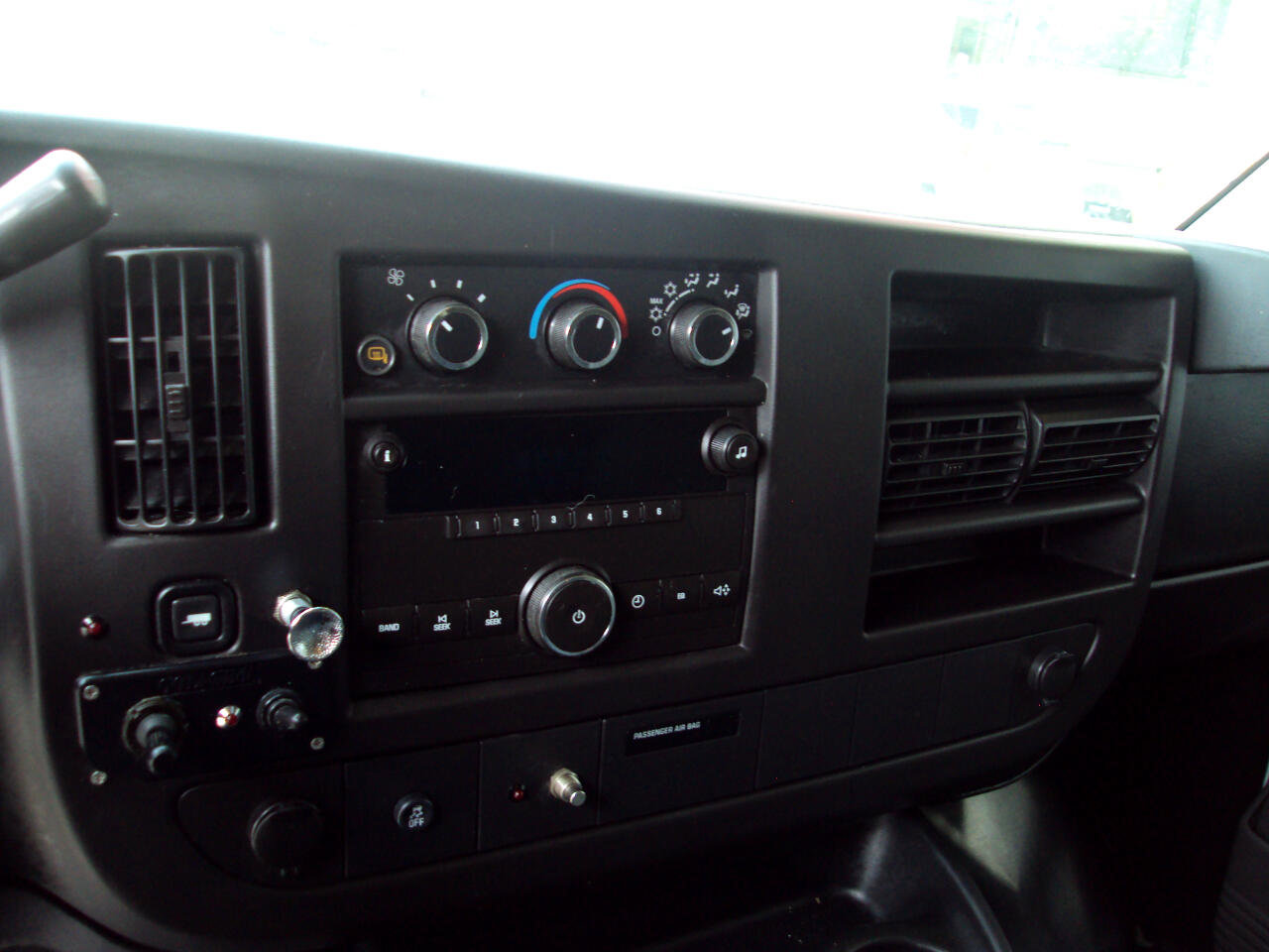 Used 2013 GMC Savana 1500 AWD image 14