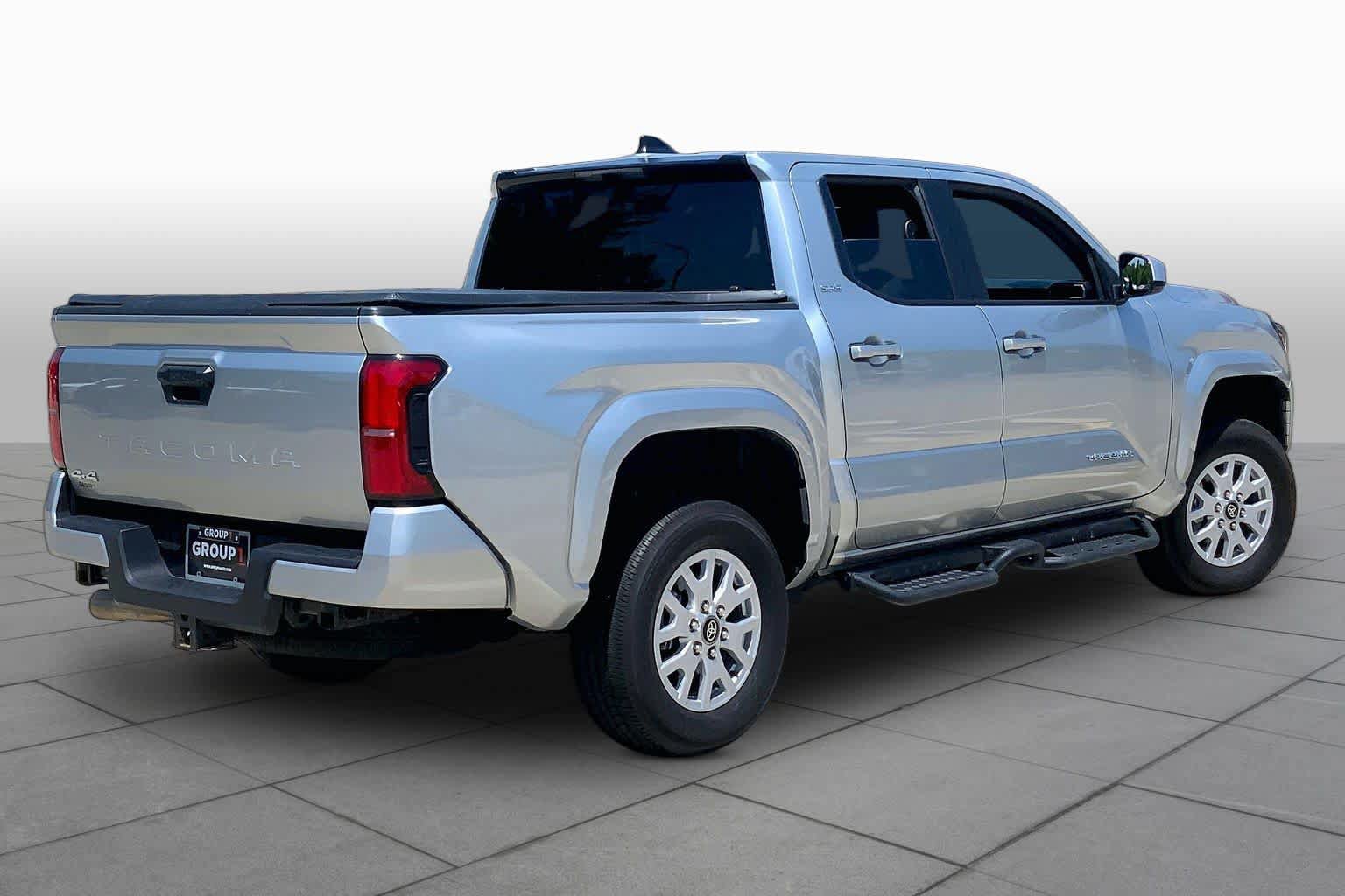 Used 2025 Toyota Tacoma SR5 AWD/4WD image 13