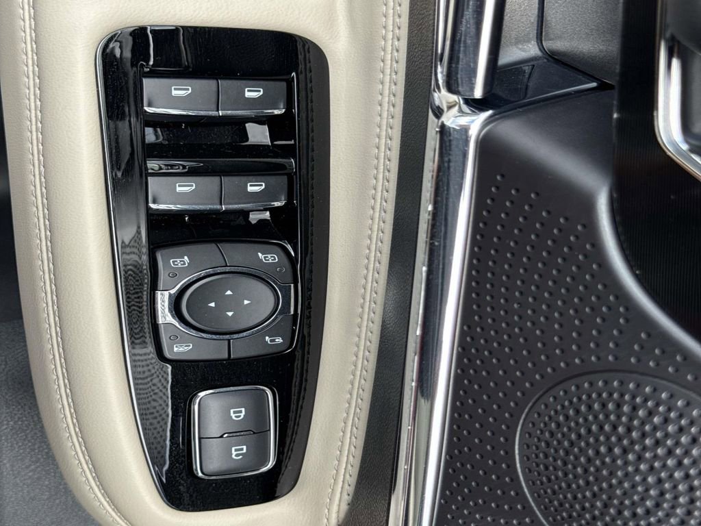 New 2025 Lincoln Corsair Reserve image 19