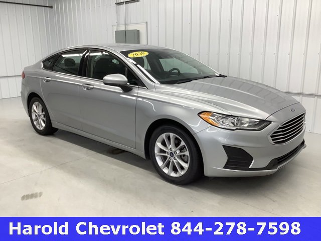Used 2020 Ford Fusion SE image 1