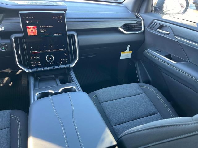 New 2026 GMC Acadia Elevation image 17