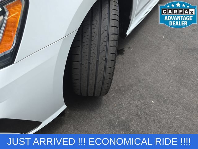 Used 2018 Volkswagen Passat 2.0T R-Line w/ R-Line Lighting Package FWD image 23