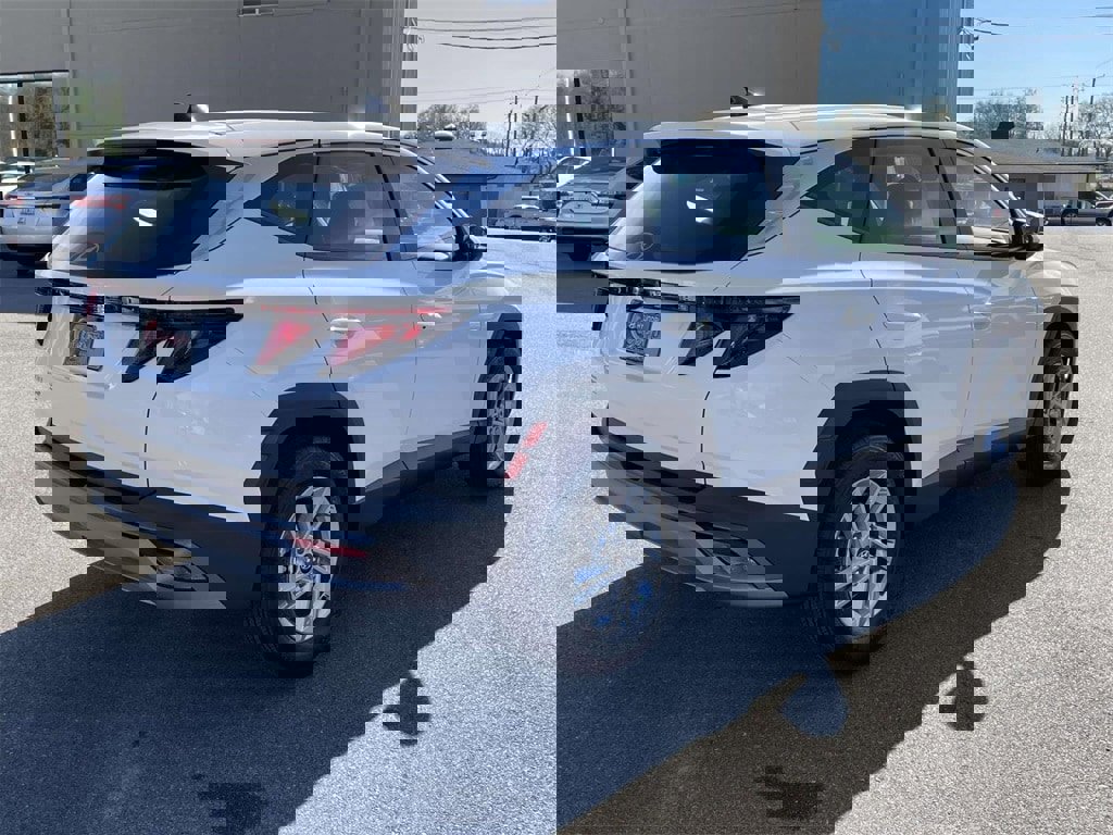 New 2026 Hyundai Tucson SE image 3