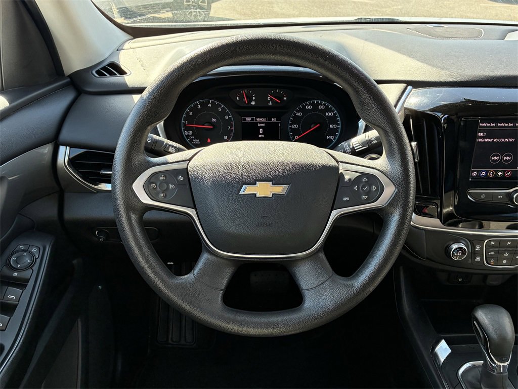 Used 2021 Chevrolet Traverse LS image 17