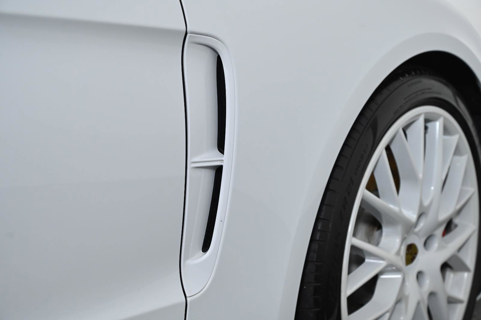 Used 2020 Porsche Panamera GTS image 11