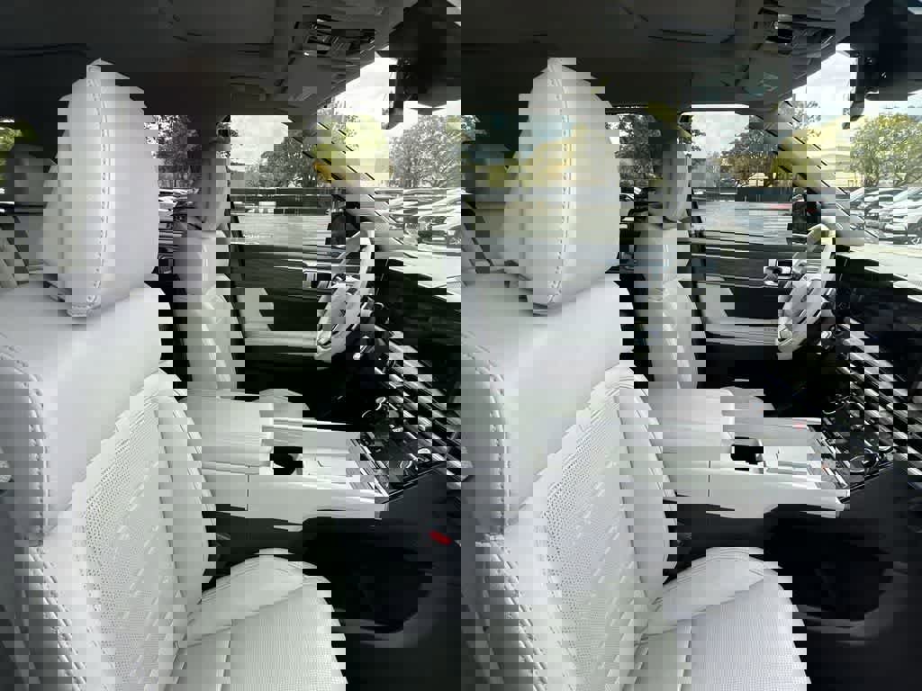 Used 2024 Hyundai Santa Fe Limited image 27