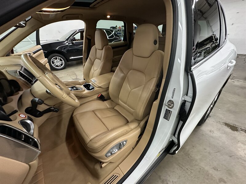 Used 2014 Porsche Cayenne AWD/4WD image 37