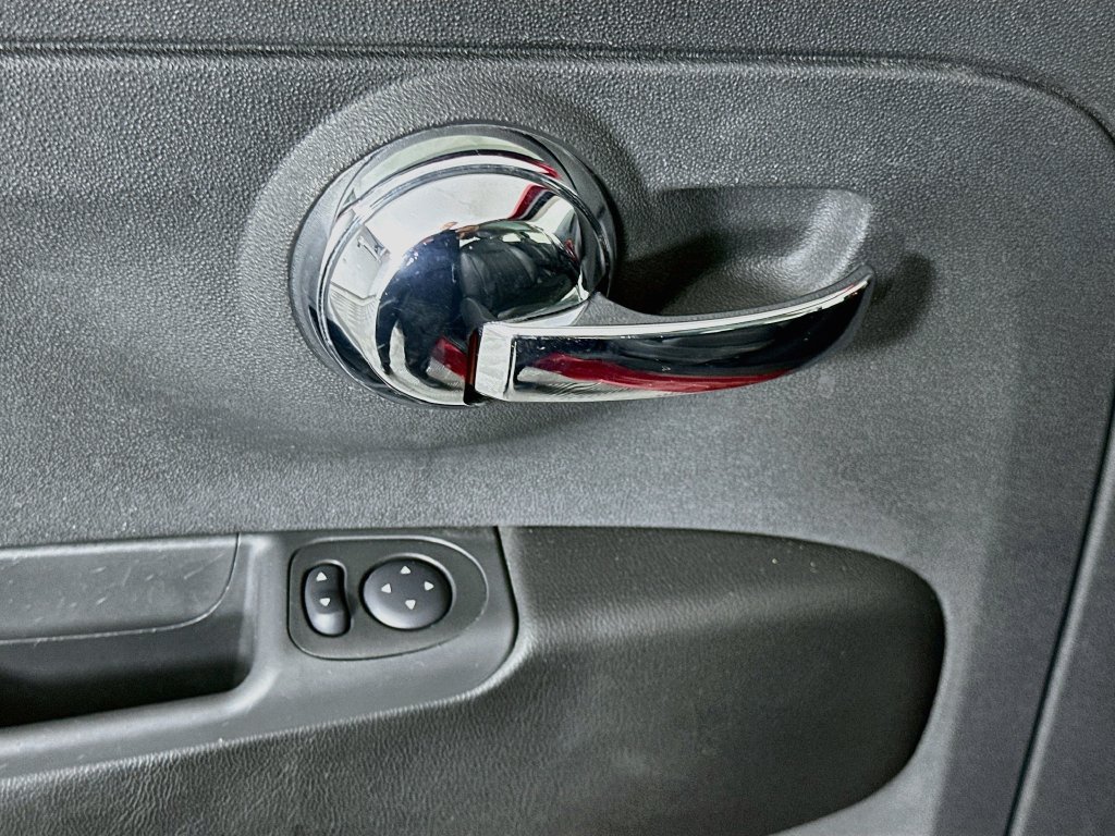 Used 2012 FIAT 500 Lounge w/ Luxury Leather Pkg FWD image 16