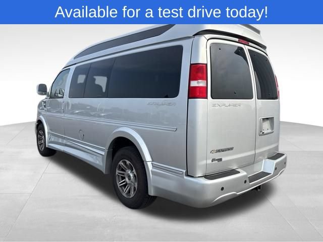 Used 2023 Chevrolet Express 2500 RWD image 3