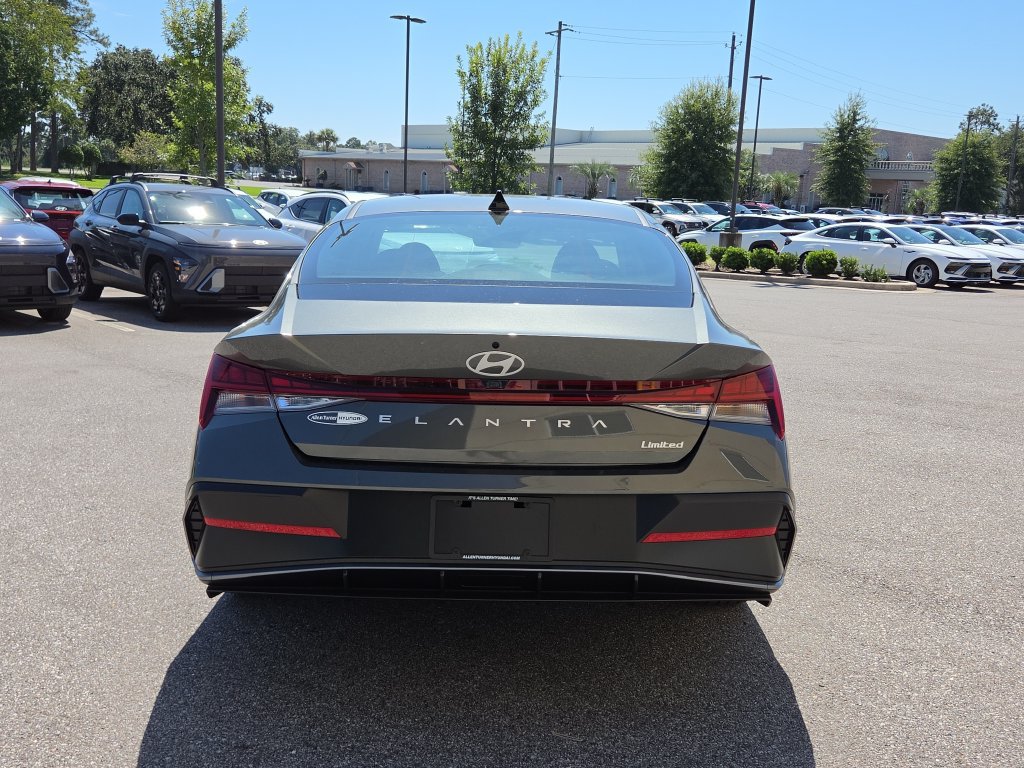 New 2026 Hyundai Elantra Limited FWD image 7