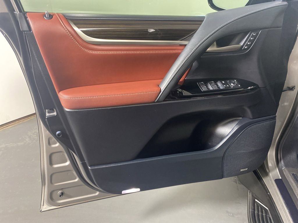 Used 2020 Lexus LX 570 4WD w/ Sport Package image 25