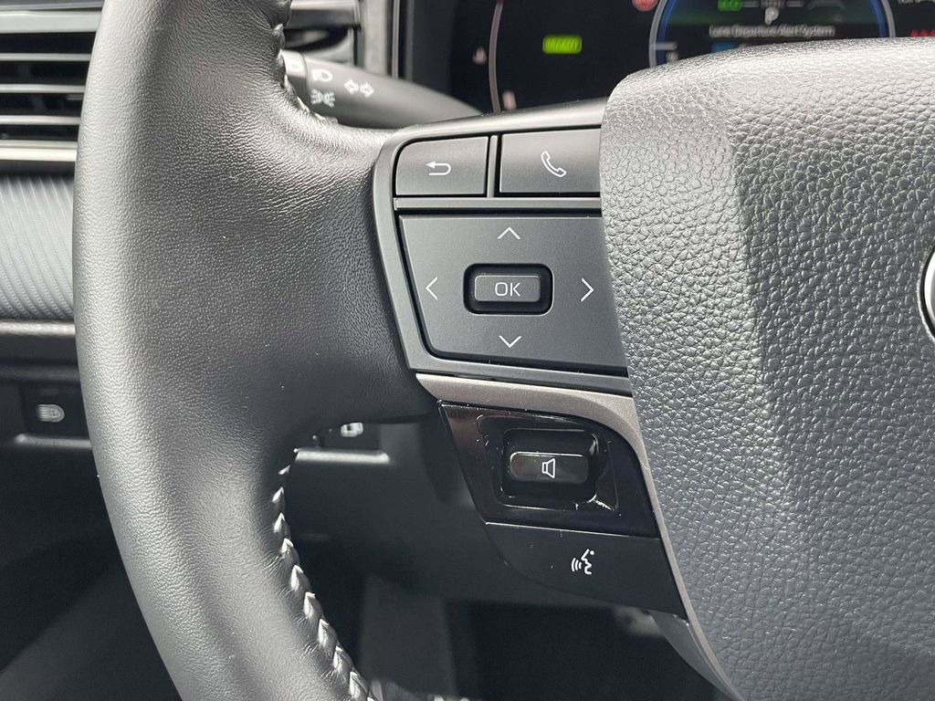 Used 2025 Toyota Camry SE w/ Multimedia Upgrade Package FWD image 28
