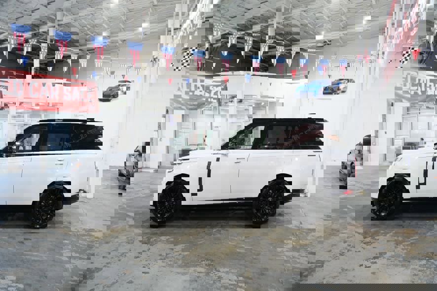 Used 2024 Land Rover Range Rover Long Wheelbase SE image 6