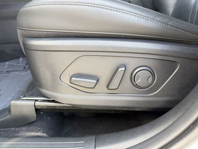 Certified 2025 Kia Sorento S image 12