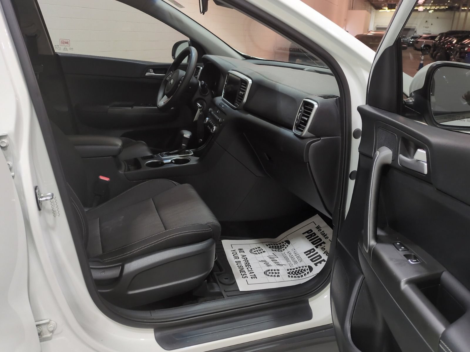 Used 2020 Kia Sportage LX FWD image 9