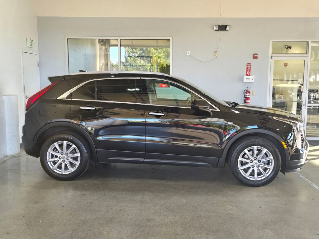 Used 2022 Cadillac XT4 Luxury image 4